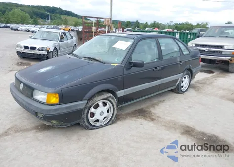 1993 Volkswagen Passat Glx z USA, uszkodzony, nr VIN WVWJD4313PE090097